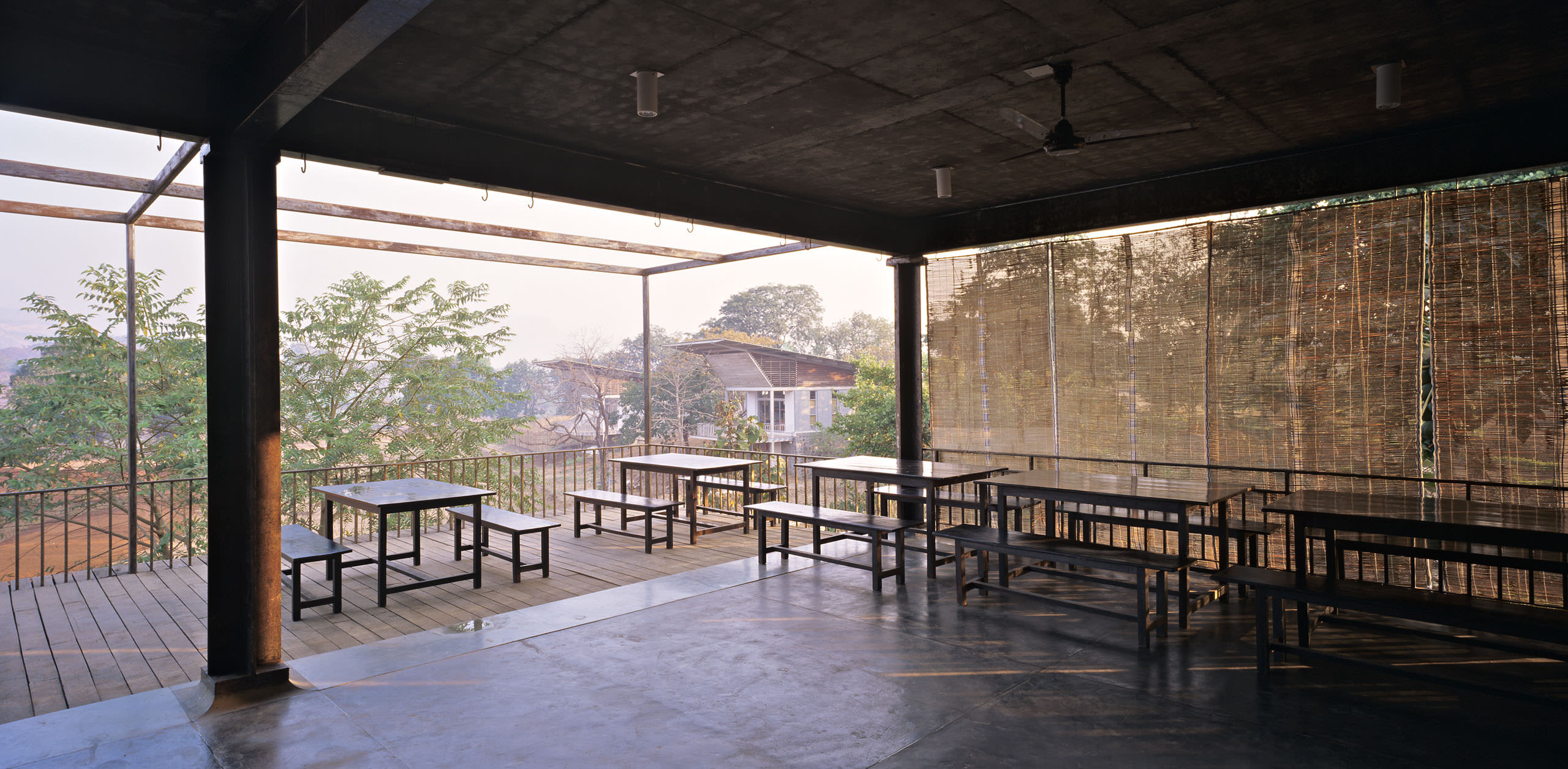 karjad magic bus center